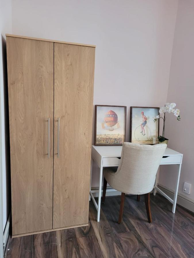 43 Kimberly Road Apartment Лондон Экстерьер фото
